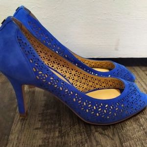 Ivanka Trump open front pump size 8